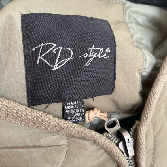 Green Quilted Puffer Jacket with Zipper - Picture 3 of 4